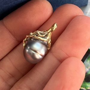 Sold. Na Hoku 14k Tahitian Pearl large pendant RARE